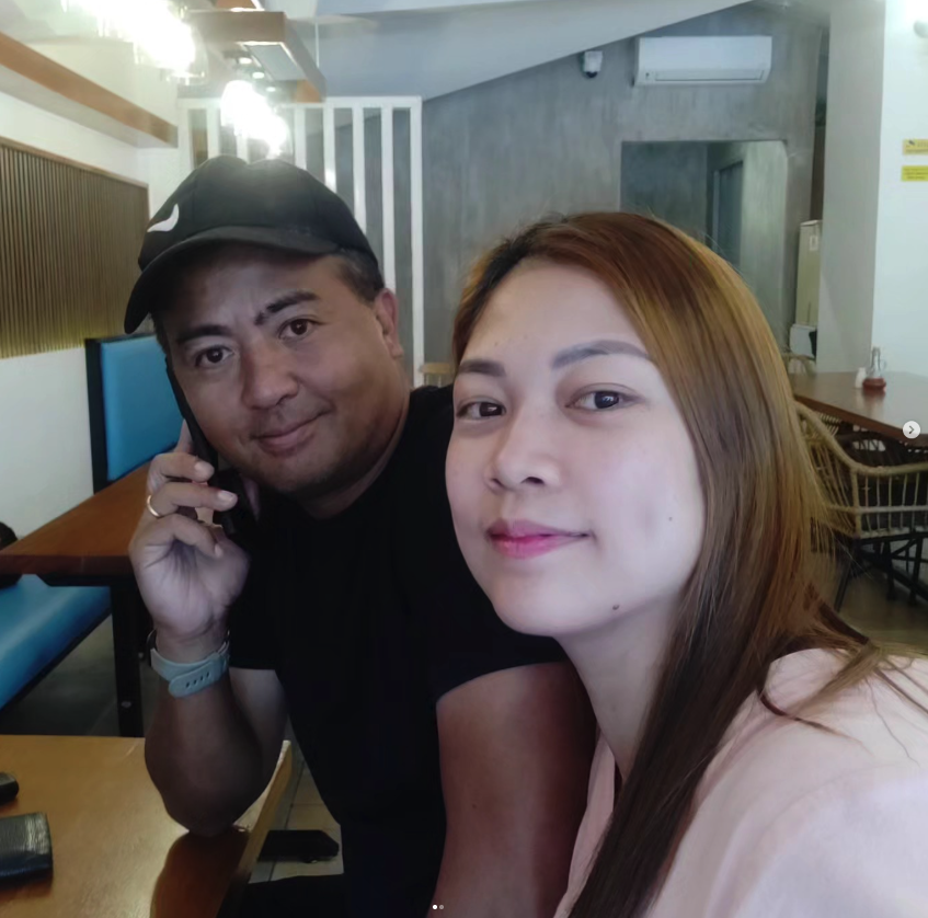 Ruth Maclang and husband John co-founders of StreamLab AI working together on business systems